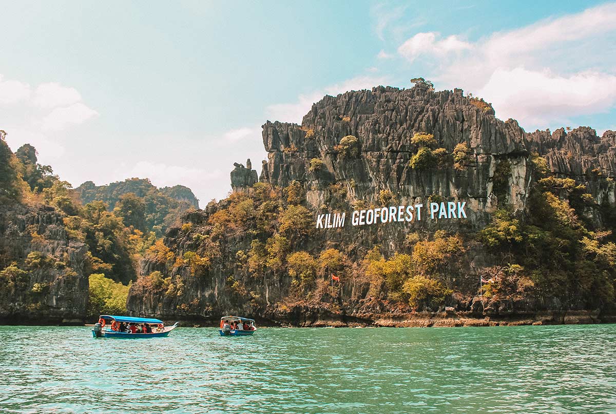 Jelajahi Mangrove Langkawi: Tur Ekosistem Pesisir yang Memukau